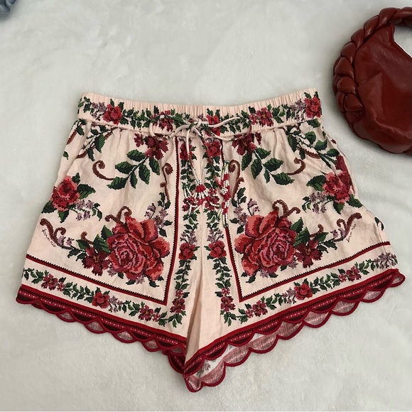 FARM Rio Flower Tapestry Pink Shorts size Medium - Picture 1 of 12